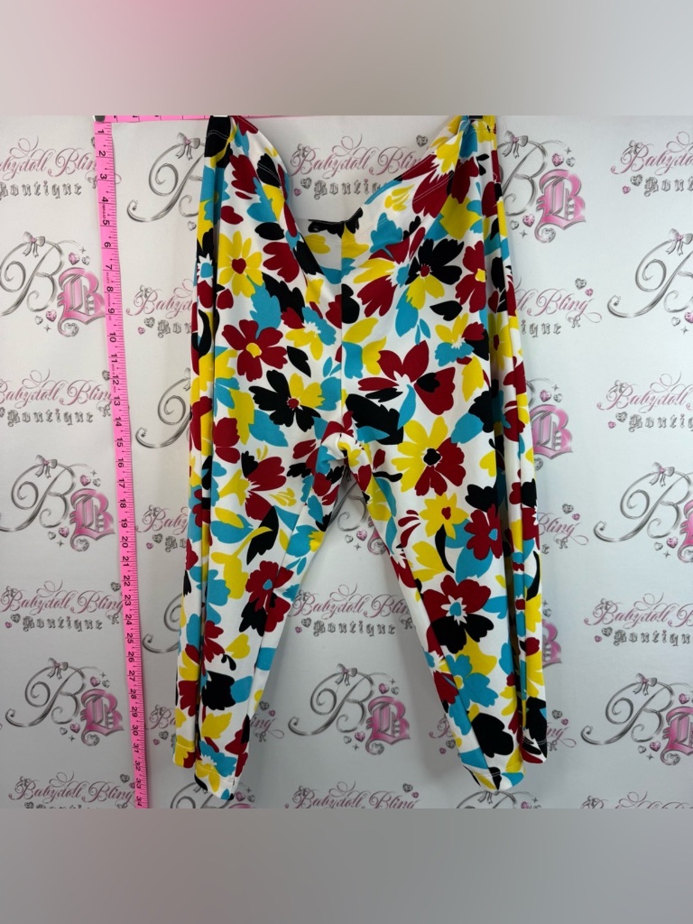 Danskin Womans Floral Stretch Capris Leggings in White Red Yellow Blue Black